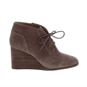 Lucky Brand Suede Wedge Ankle Boots Size 9.5 Mocha Mousse Rich Earthy Fall Quiet